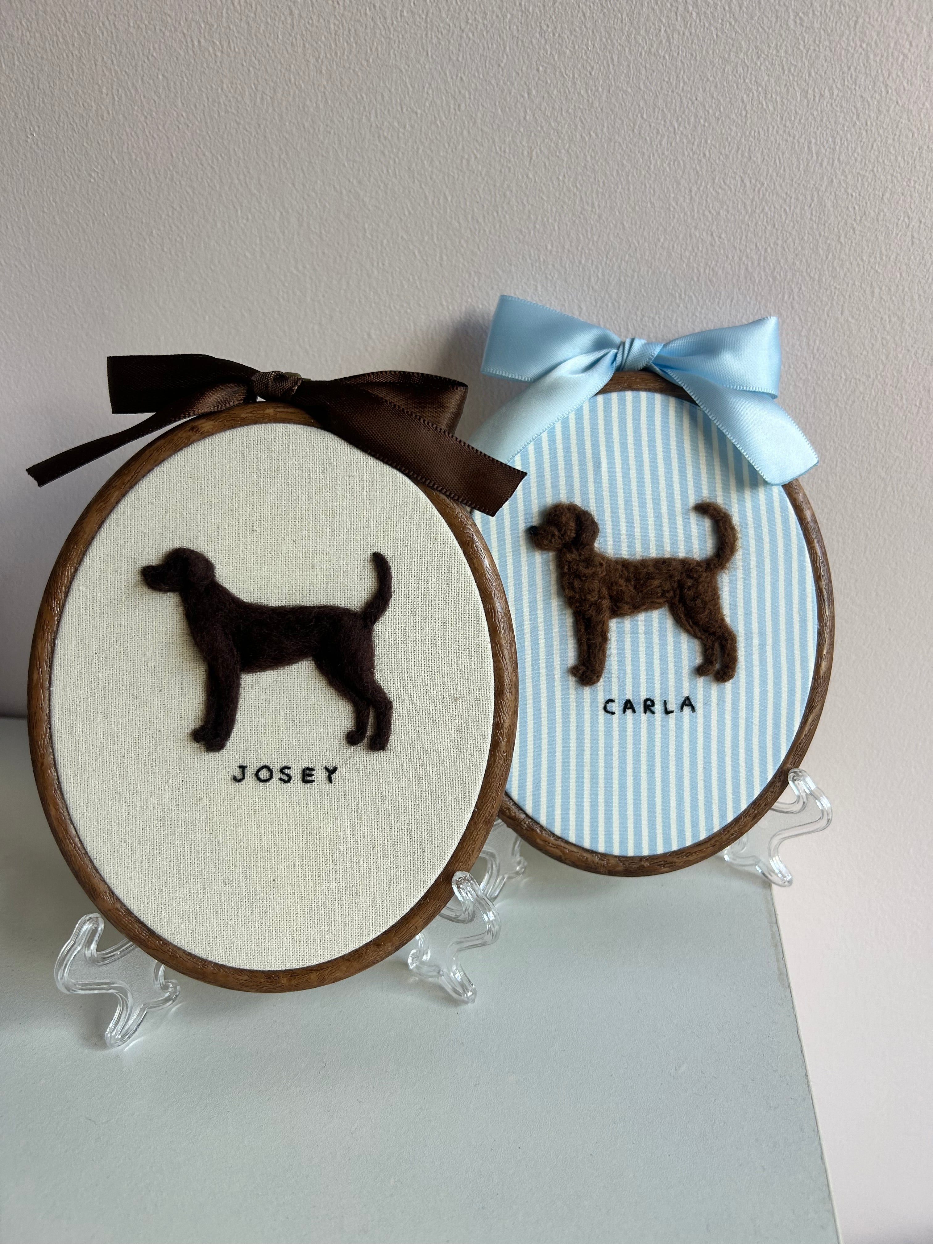 Pet Portrait Stand